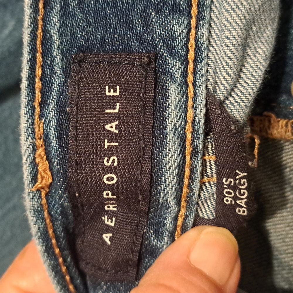 Aeropostale Straight Leg Distressed Blue Jeans. Size 6. - Picture 8 of 10